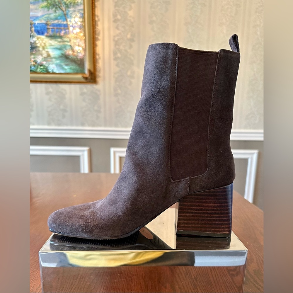 NWOT!🤩Blondo!❄️”Selena”Waterproof/cow suede/mid calf/block heel/size-7